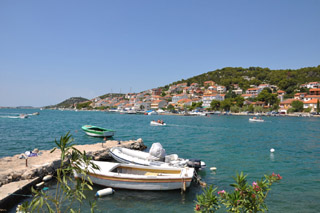 http://pehor.com/zf3/_files/obrazky/Croatia_MonteNegro/04Tisno.JPG