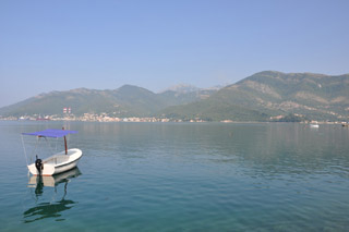 http://pehor.com/zf3/_files/obrazky/Croatia_MonteNegro/17BokaNearTivat.JPG